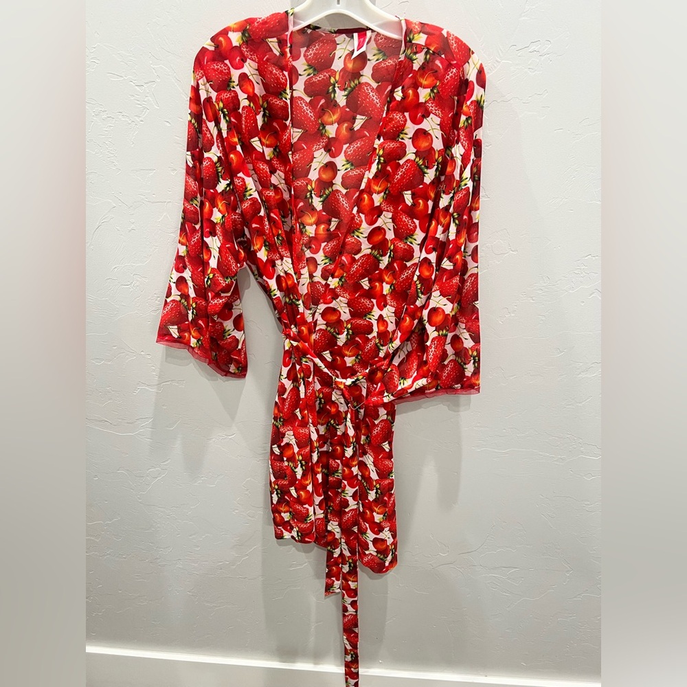Josie Short Strawberry Robe Kimono Sleeve Large Lightweight